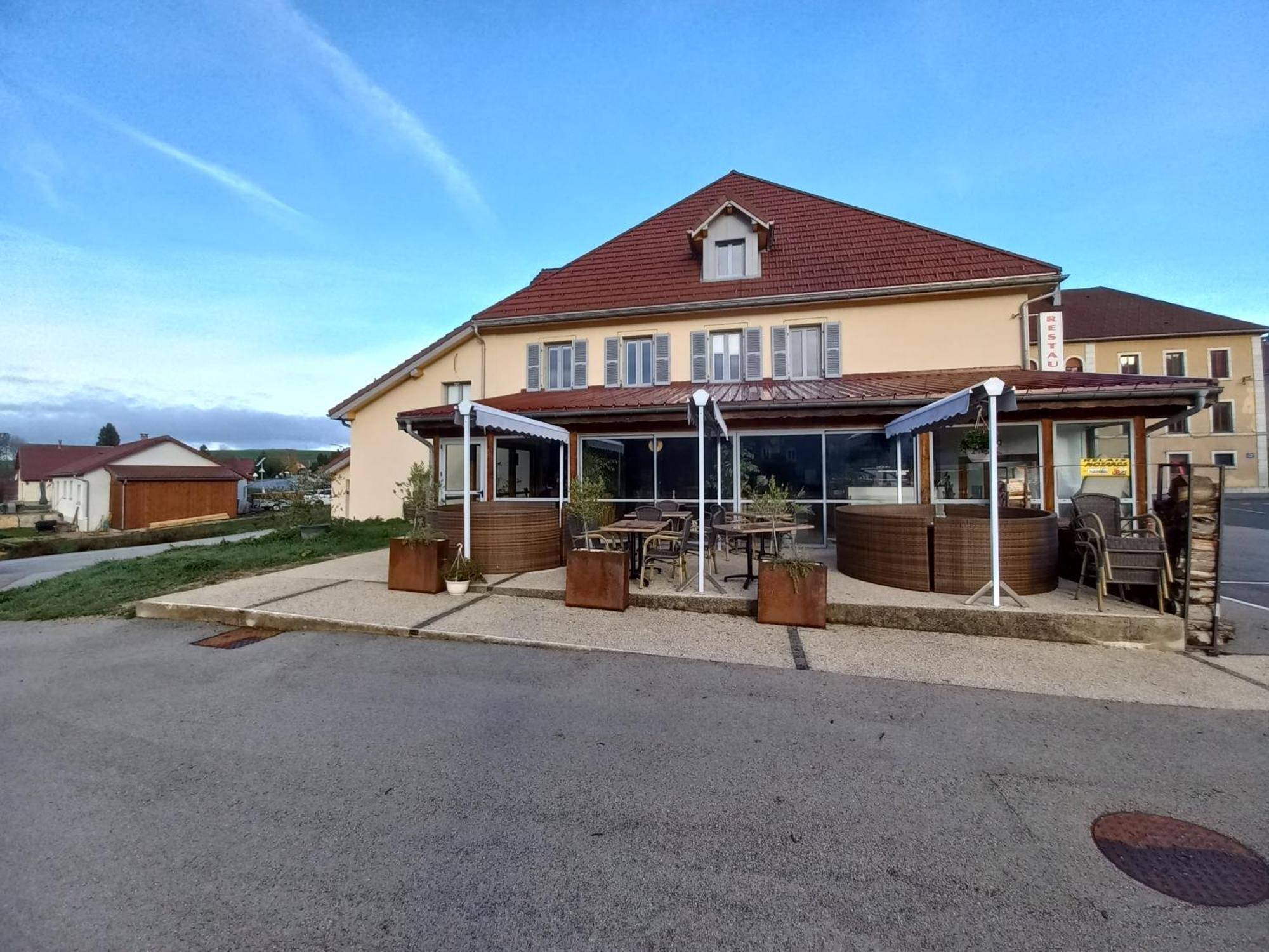 Sarl Du Parc Hotel Les Tremplins La Chaux Neuve Buitenkant foto
